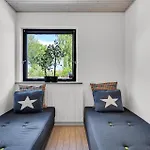 2 Bedroom Cozy In Knebel