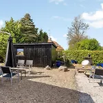 2 Bedroom Cozy In