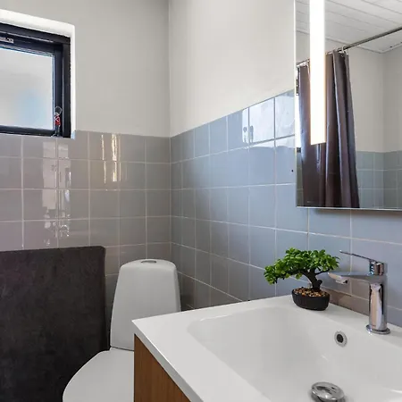 2 Bedroom Cozy In