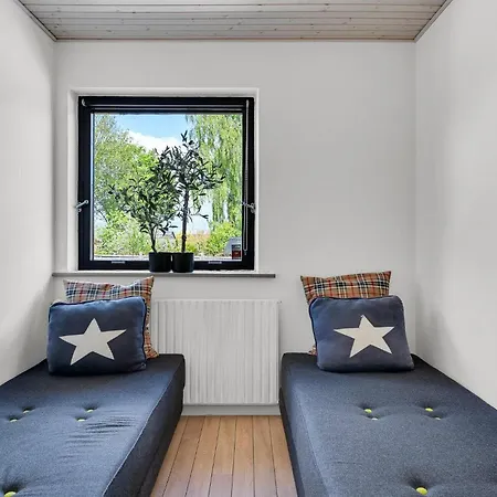 2 Bedroom Cozy In Knebel